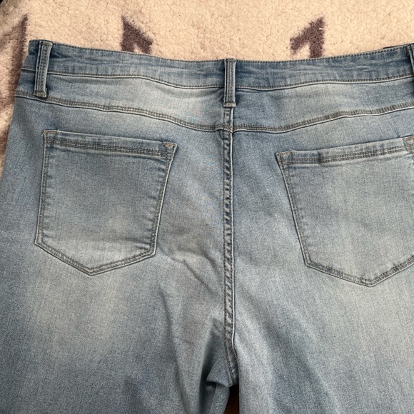 ❌SOLD❌Size 14 Buffalo Rip & Repair Mid-Rise Skinny Jeans - Distressed Cut - Picture 3 of 7